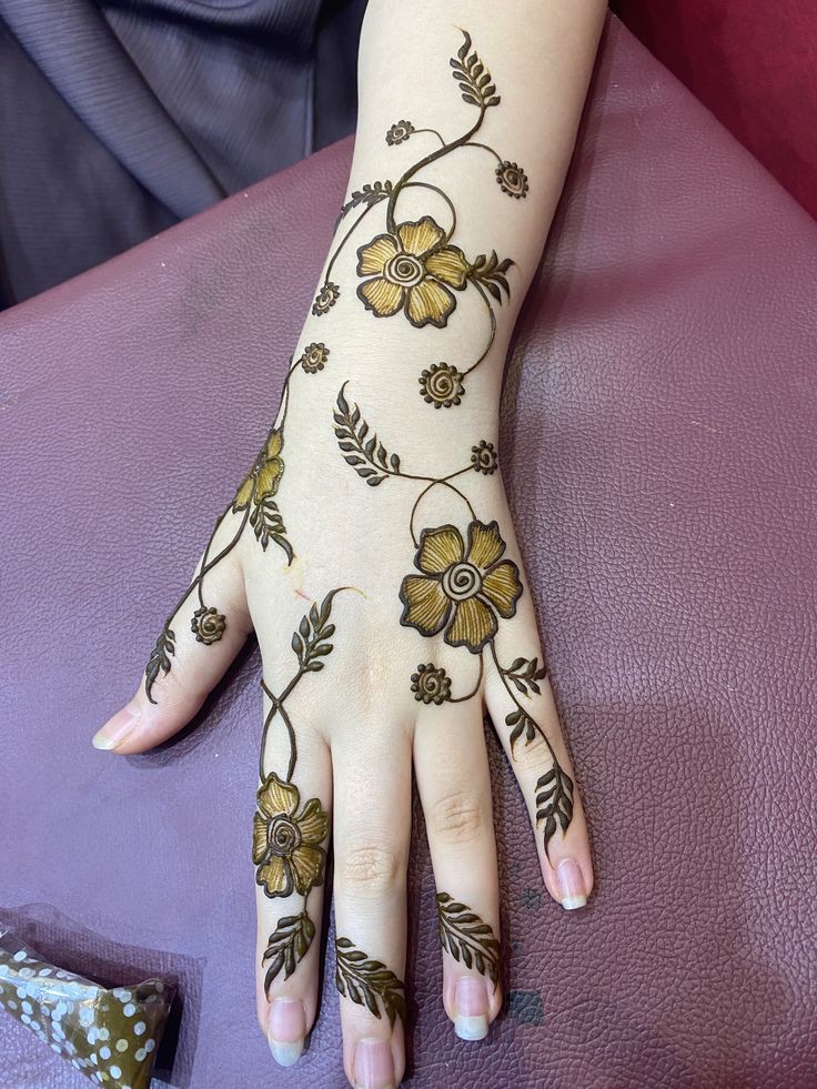 Back Hand Mehndi Design