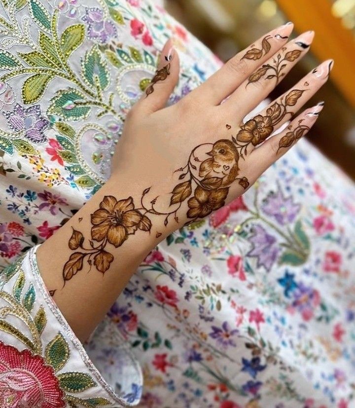 Back Hand Mehndi Design