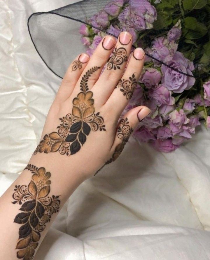 Back Hand Mehndi Design