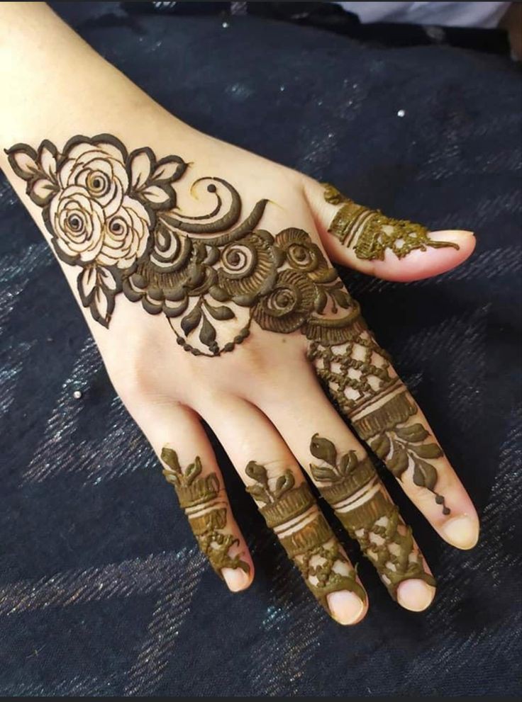 Back Hand Mehndi Design