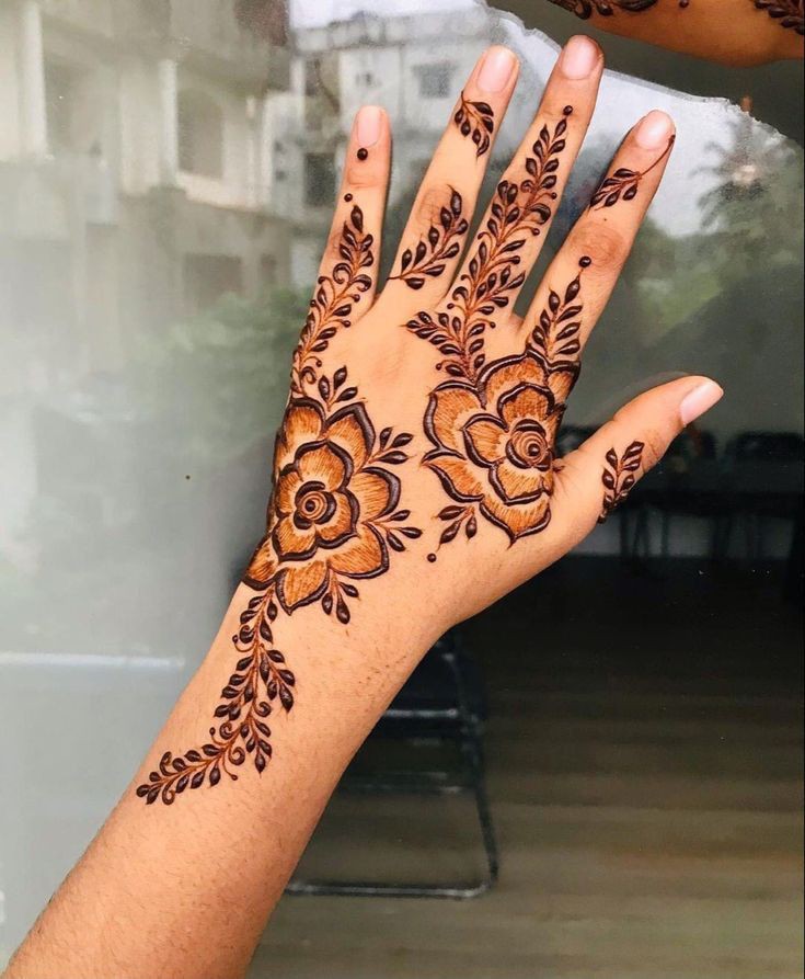 Back Hand Mehndi Design