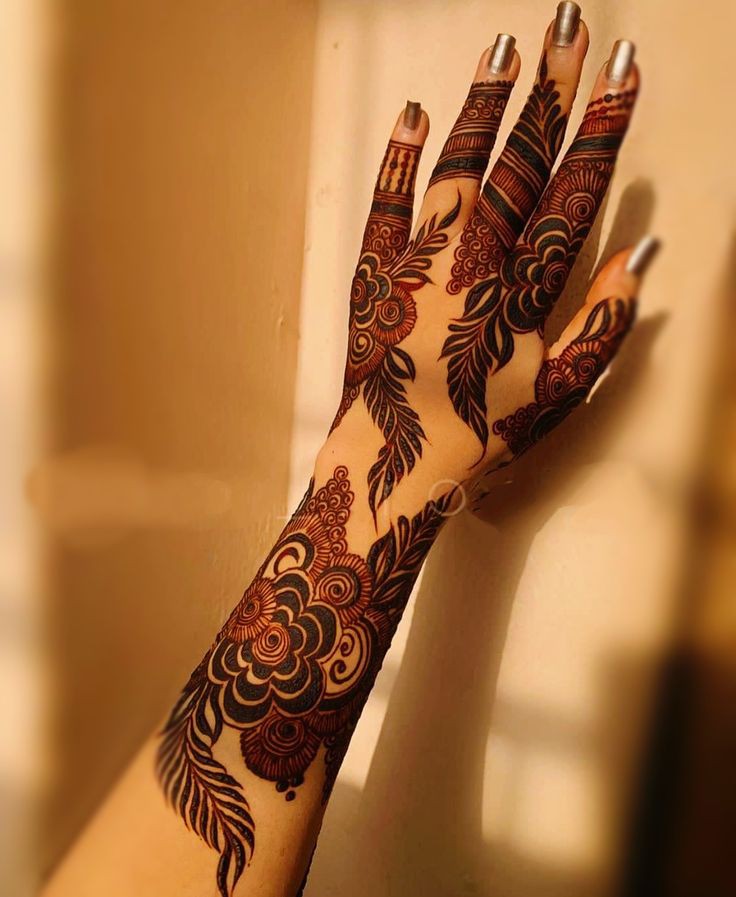 Back Hand Mehndi Design