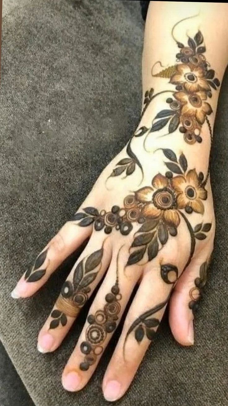 Back Hand Mehndi Design