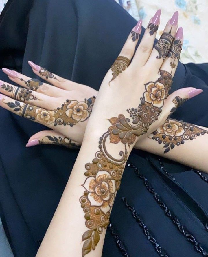 Back Hand Mehndi Design