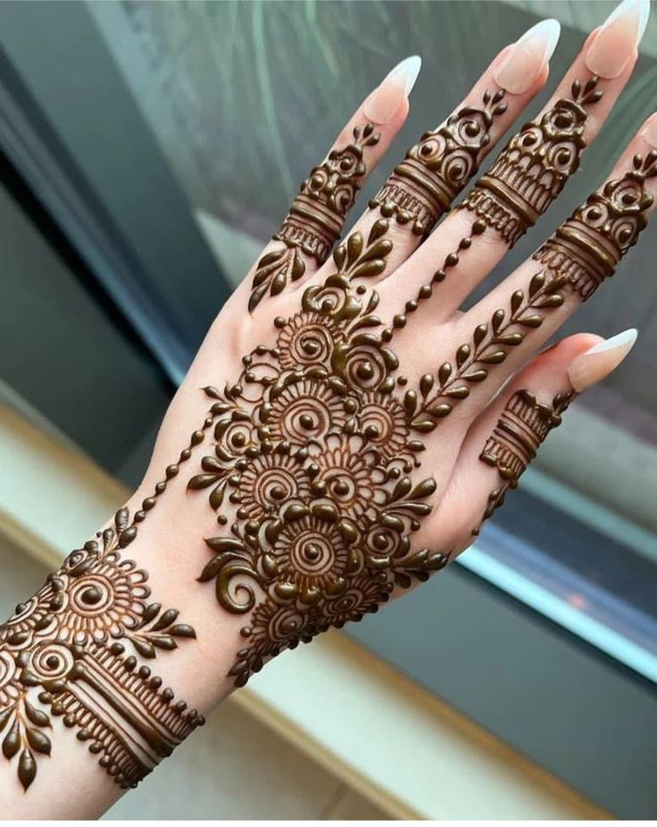 Back Hand Mehndi Design