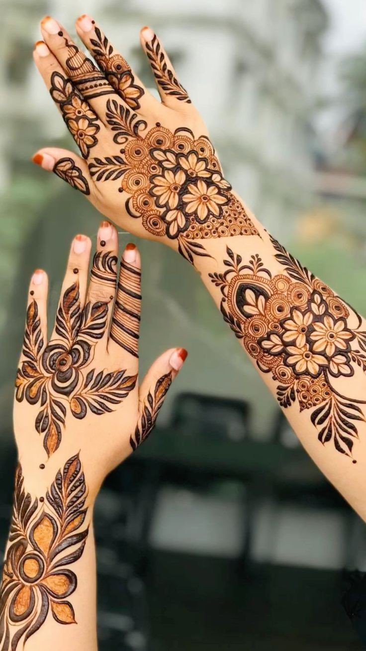 Back Hand Mehndi Design