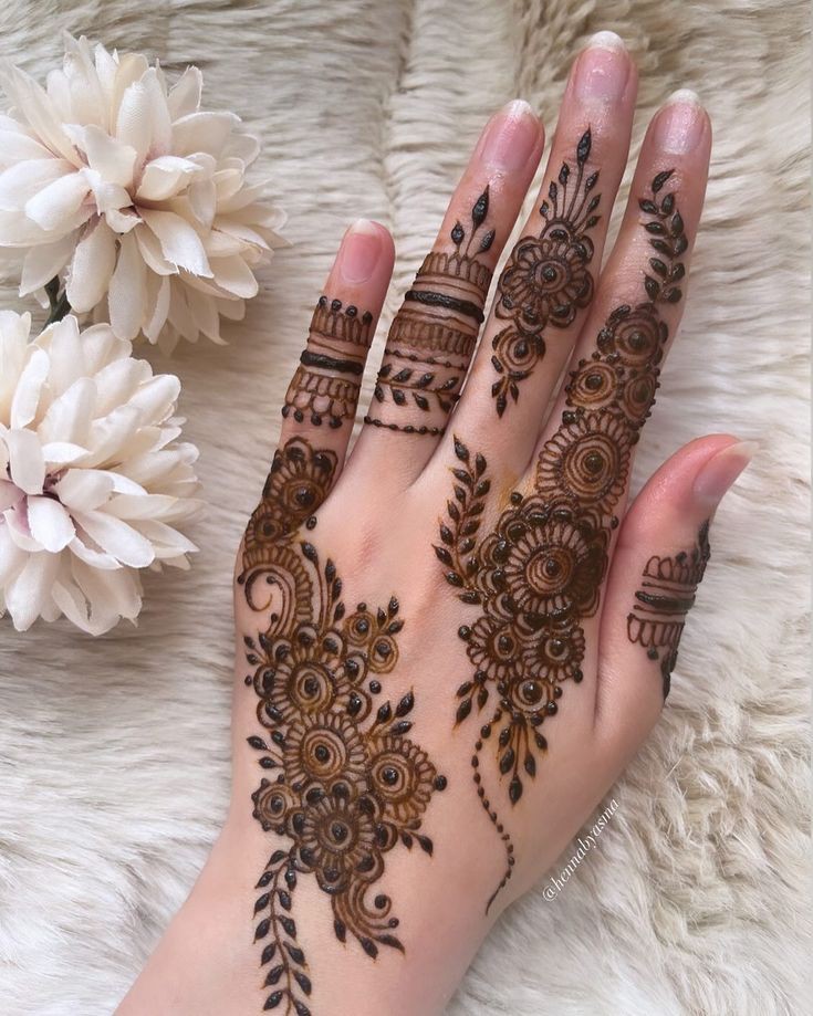 Back Hand Mehndi Design