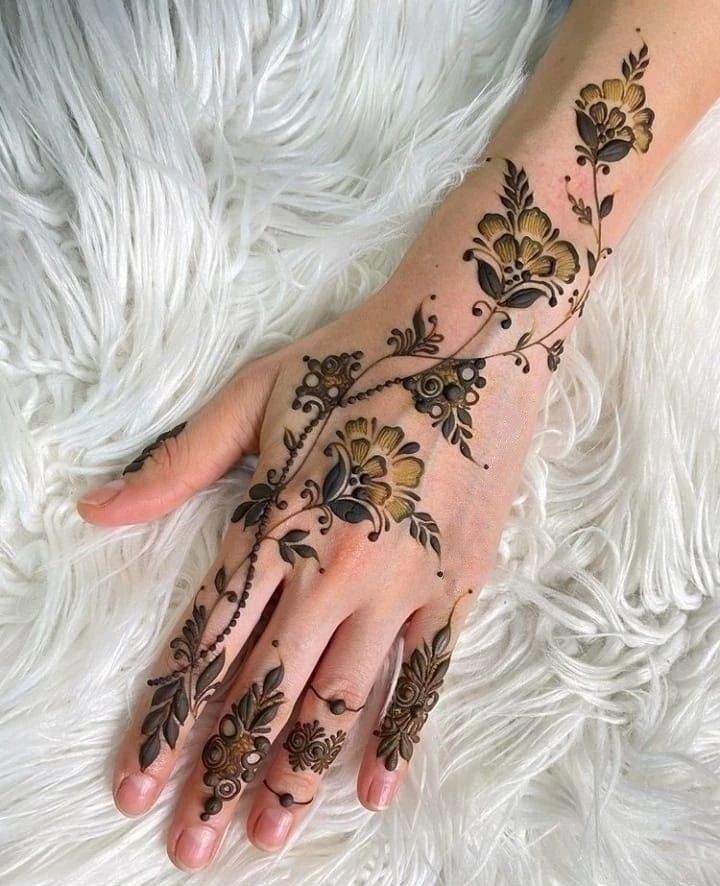 Back Hand Mehndi Design