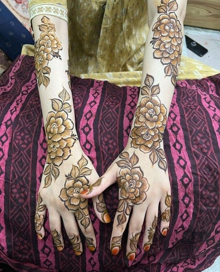 Back Hand Mehndi Design