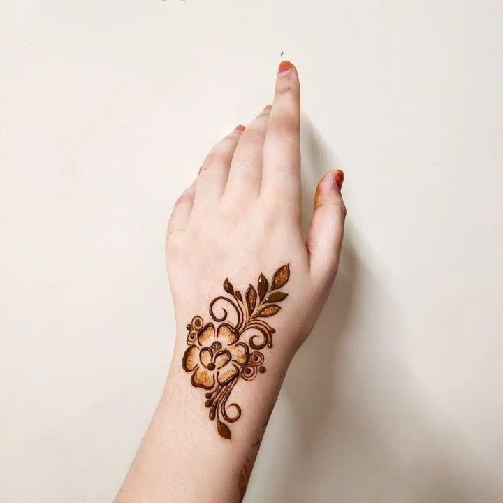 Front Hand simple Mehndi design