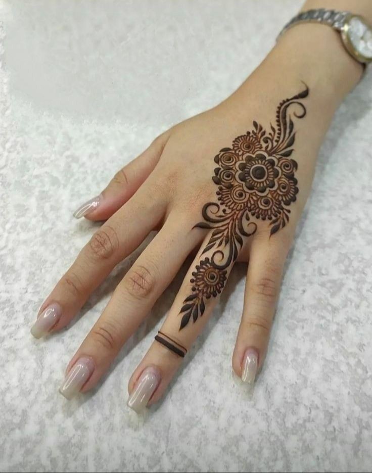 Front Hand simple Mehndi design