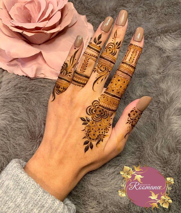 Front Hand simple Mehndi design